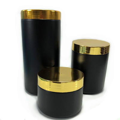 Boîte métallique large en plastique noire adaptée aux besoins du client de poudre de bouche de diverses tailles avec le couvercle d'or